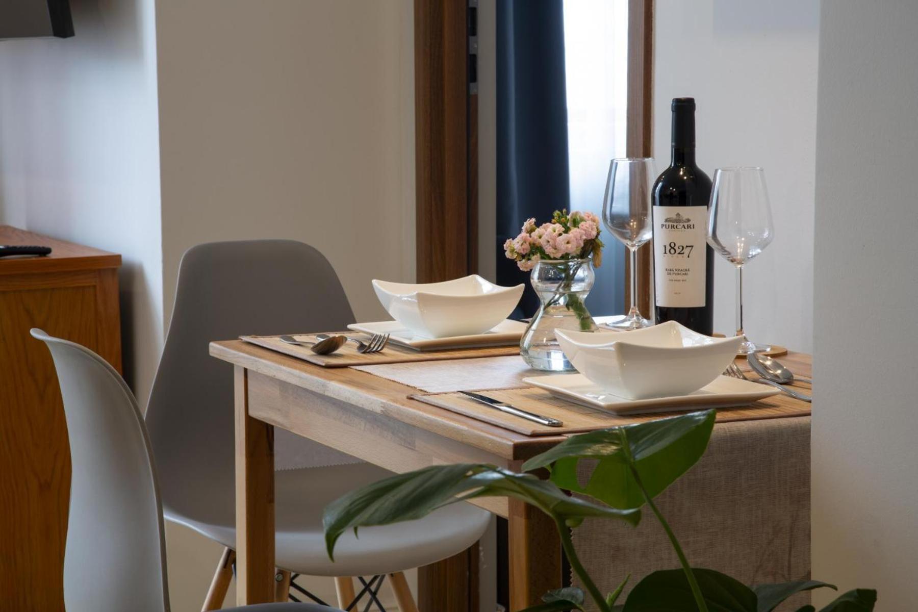 Athenaeum Spacious& Cozy 1Br Prime Location W Balcony 布加勒斯特 外观 照片